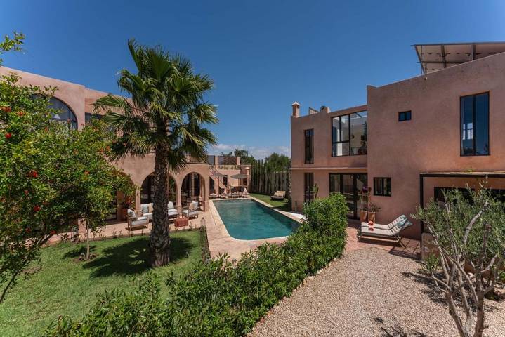 Villa pour 11 personnes, avec jardin ainsi que vue et piscine