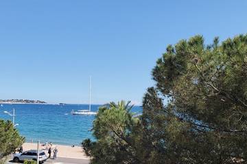 Gîte pour 4 personnes, avec jardin et balcon dans Plage Republique Frejus