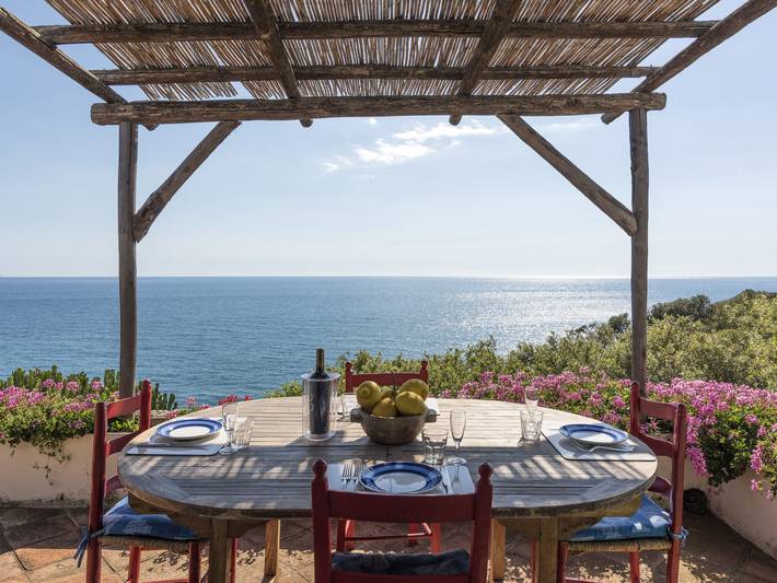 Location de vacances pour 12 personnes, avec Terrasse ainsi que Jardin et Vue à San Felice Circeo - 2