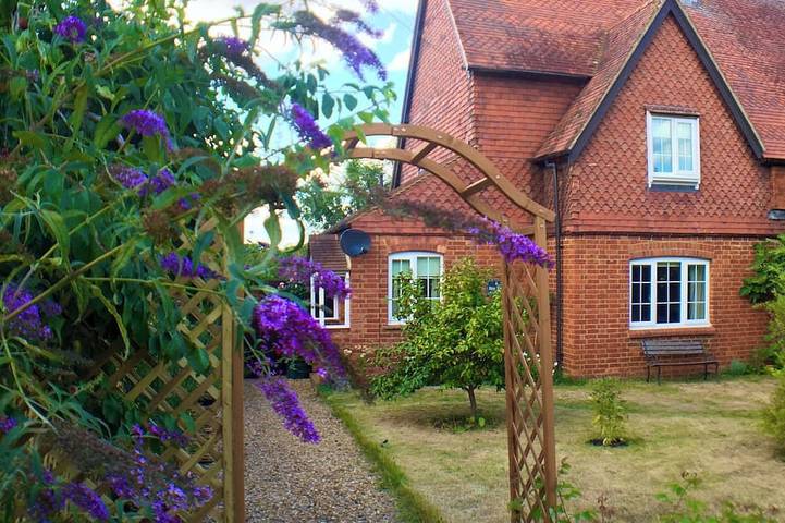 Cottage for 4 people, with terrace and garden in Northamptonshire