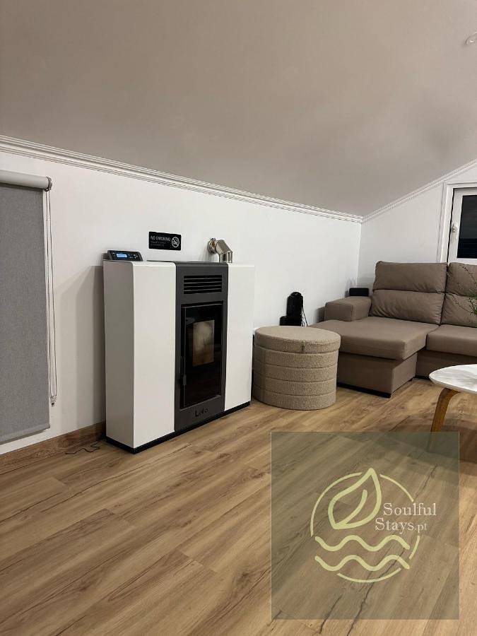 Gîte pour 4 personnes, avec Terrasse et Vue dans Achadas da Cruz