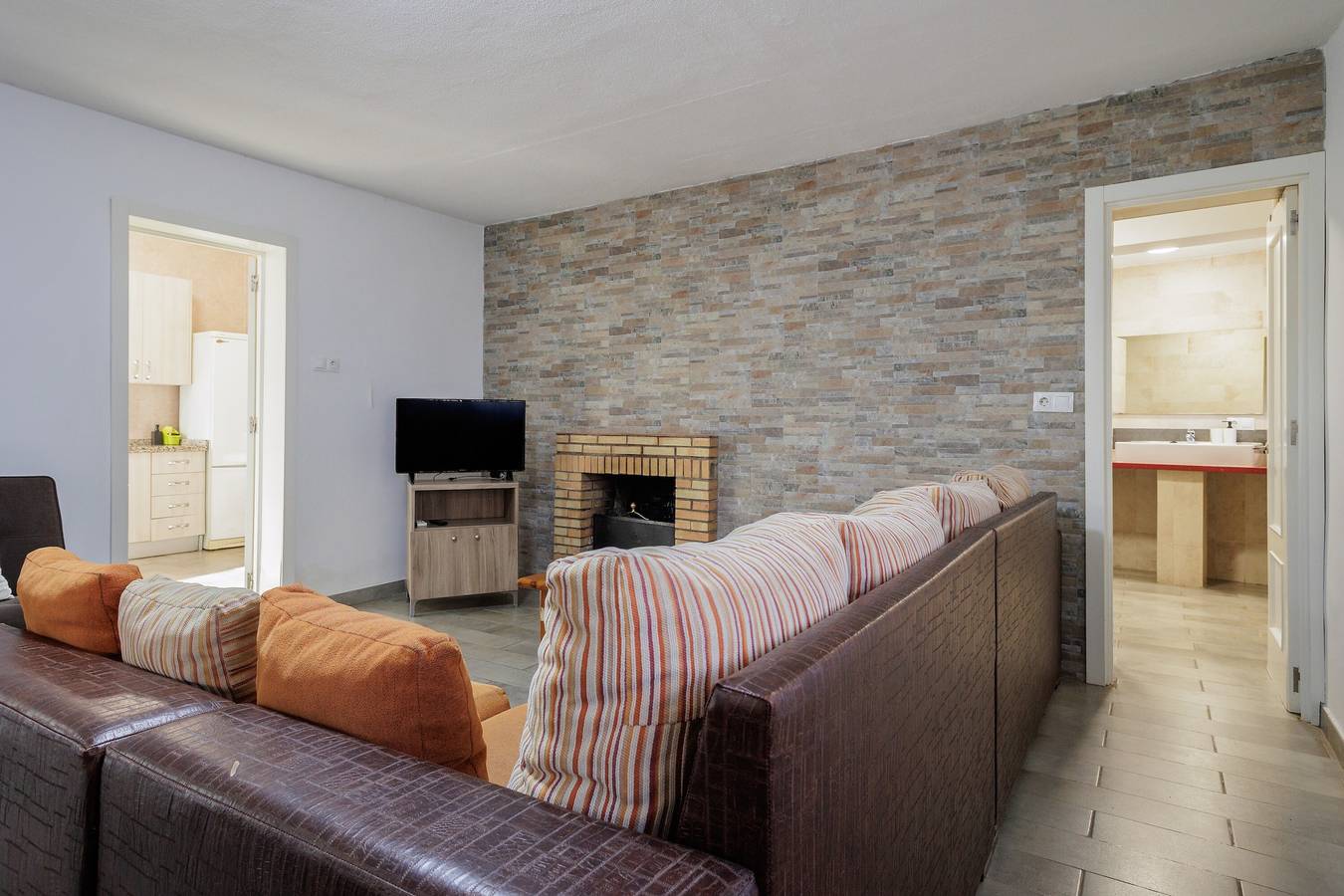 Casa Rural 'Tranquilidad' con Piscina Privada, Wi-Fi y Aire Acondicionado in Hacienda de Tarazona, La Rinconada