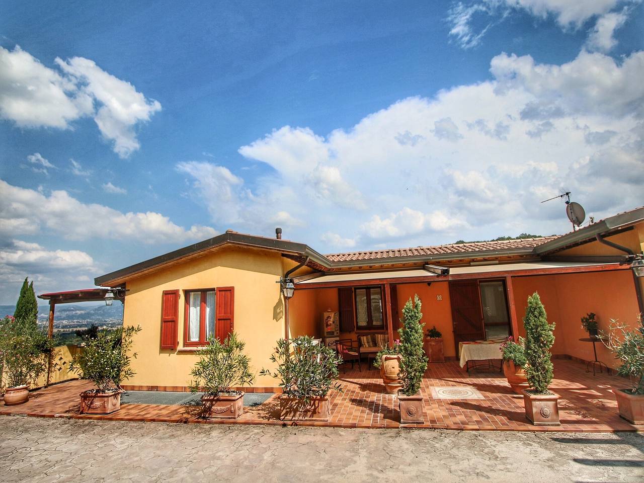 Cottage con piscina che accetta animali domestici in Bettona, Perugia e dintorni