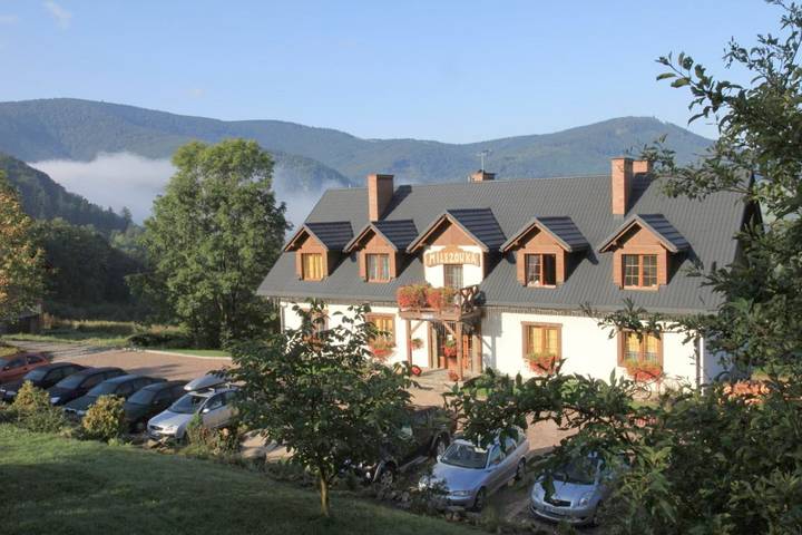 Chambre d’hôte pour 4 personnes, avec Balcon et Terrasse ainsi que Jacuzzi et Jardin dans Silésie