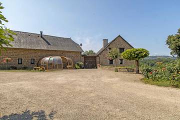 Gîte pour 6 personnes, avec terrasse, animaux acceptés à Saint-Aulaire (Corrèze)