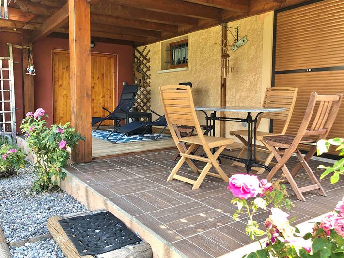 Gîte pour 2 personnes, avec terrasse ainsi que vue sur le lac et jardin dans Hautes-Alpe - 3