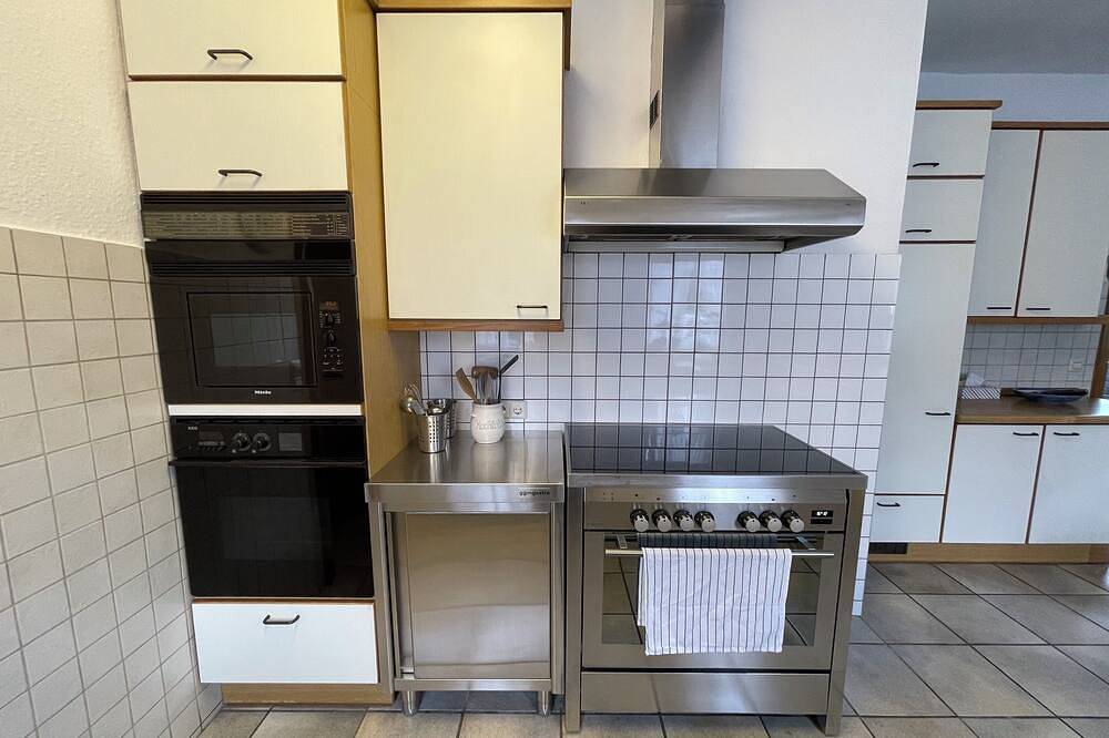 Ferienhaus Brink Bauernhaus mit Gartenhütte in Drolshagen, Biggesee
