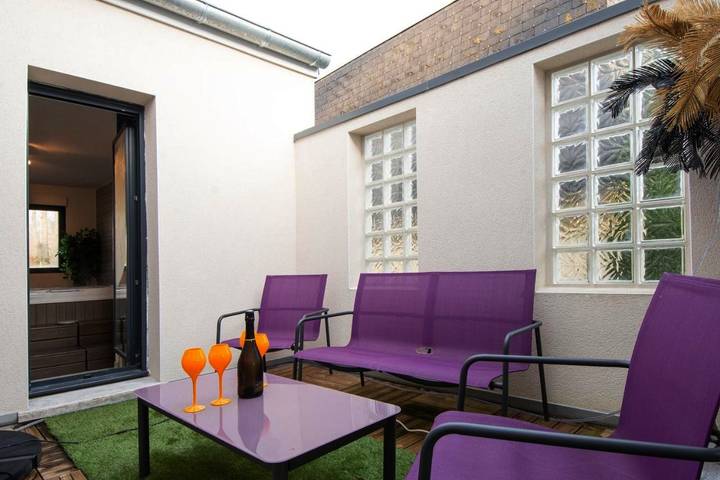 Chambre d’hôte pour 2 personnes, avec jardin et piscine ainsi que terrasse et jacuzzi dans Marne - 2