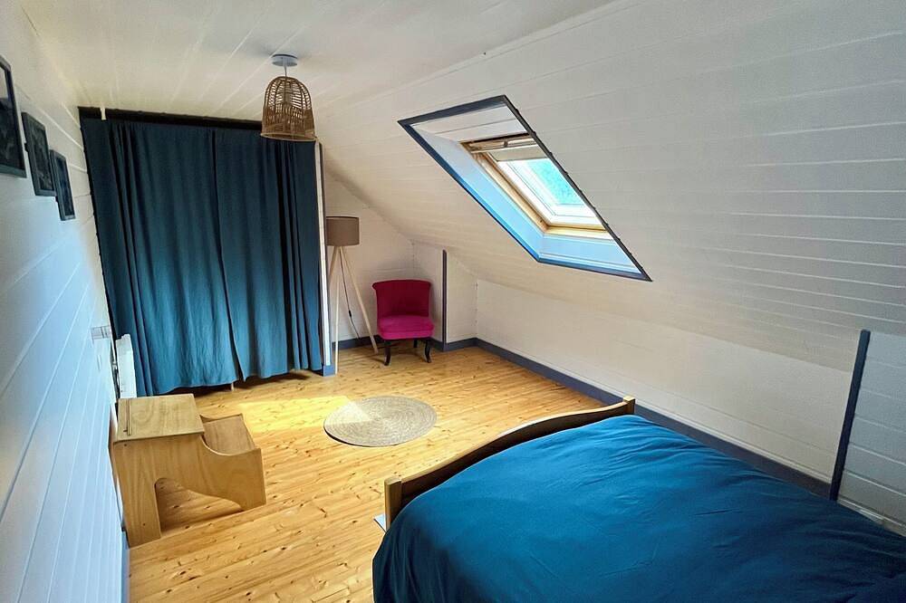 Charmante maisonnette à 200 m de la plage in Le Dossen, Santec