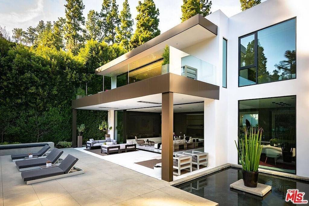 Lago Vista Modern - Lush Private Beverly Hills with First-Class Amenities in Los Angeles, Los Angeles County