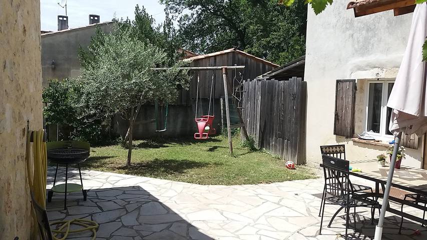 Gîte pour 6 personnes, avec terrasse ainsi que piscine et jardin, animaux acceptés à Saint-Paul-Trois-Châteaux - 4