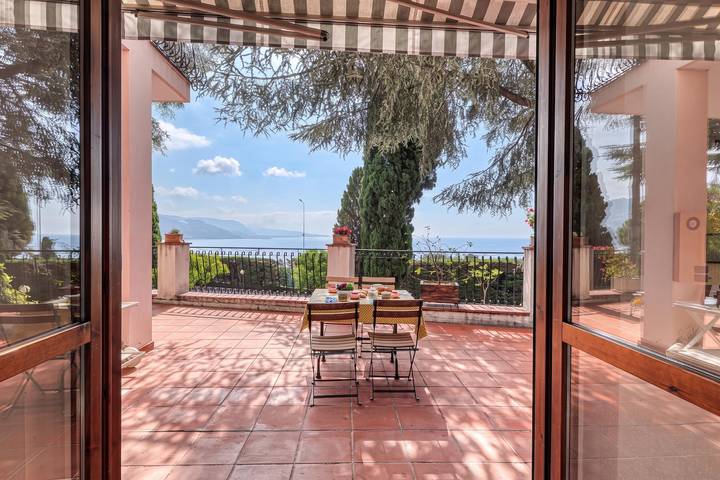 Appartamento intero, Hanbury Apt Pool And Sea in Latte (Ventimiglia), Ventimiglia