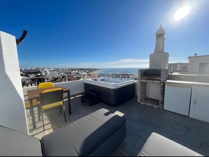 Holiday Home 'The Ocean Rooftop' with Sea View, Wi-Fi and Air Conditioning