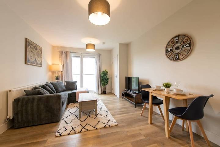 Apartment for 2 people, with terrace in Crawley