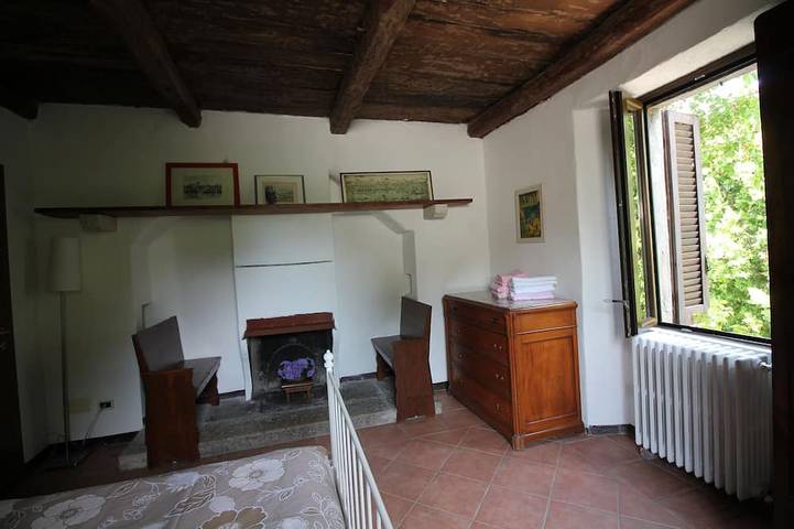 Entire apartment, Casa Frey apt. 2 at Lake Orta with garden and swimming pool in Vacciago, Comune di Ameno