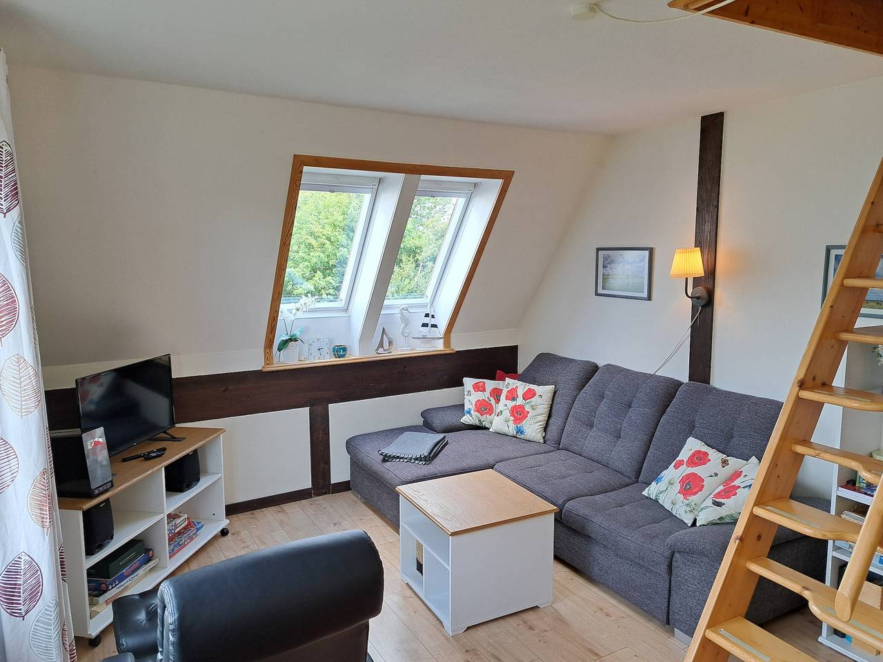 Ganze Wohnung, Ferienwohnung 'Ferienwohnung Inseltied' mit Meerblick, Balkon und Wlan in Pellworm, Nordsee - Schleswig-Holstein