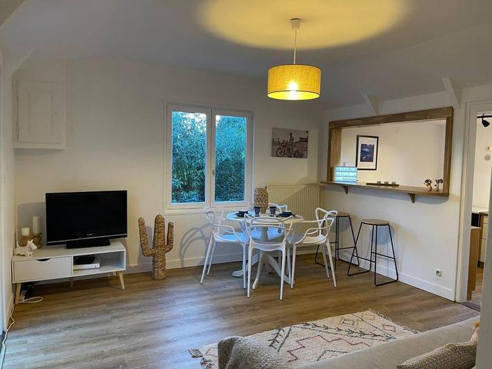 Location de vacances pour 4 personnes, avec jardin ainsi que terrasse et vue à Vierville-sur-Mer - 4
