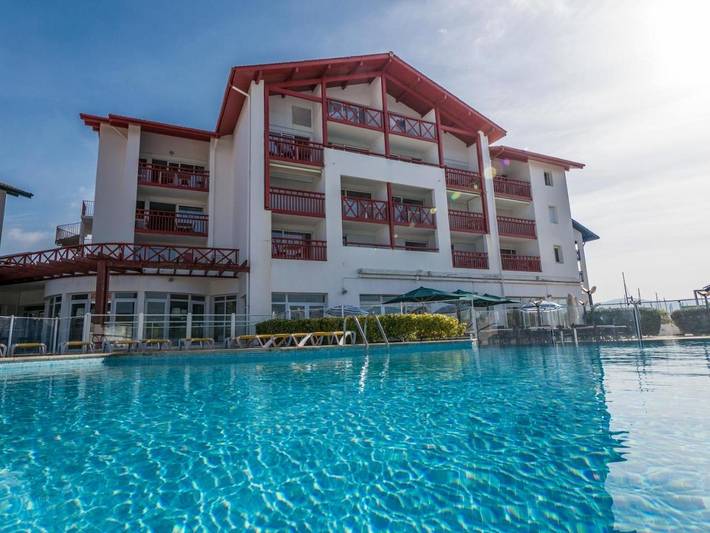 Location de vacances pour 4 personnes, avec terrasse ainsi que vue et piscine, animaux acceptés dans Casino d'Hendaye - 2