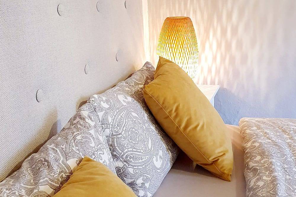 Apartamento entero, Tasteful, very well-equipped vacation apartment, approx. 45 m2 in Solingen, Nrw  in Solingen, Condado del Monte