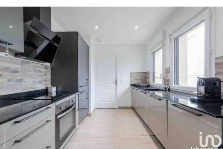 Location de vacances pour 10 personnes, avec Jacuzzi ainsi que Terrasse et Jardin à Fontenay-Trésigny - 3