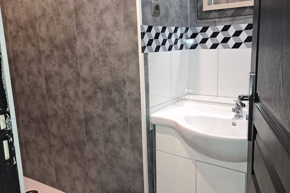 Gîtes de latour 8 people \"Jaccuzzi\" in Jayac, Périgord Noir