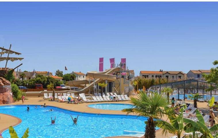 Location de vacances pour 4 personnes, avec Terrasse et Piscine dans Plage Saint-Jean des Sables