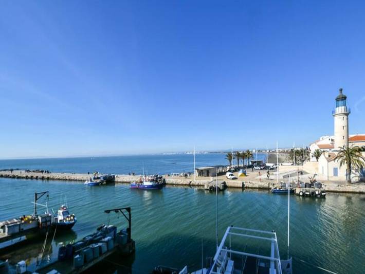 Gîte pour 6 personnes, avec balcon, adapté aux familles dans Le Vieux Phare Du Grau Du Roi
