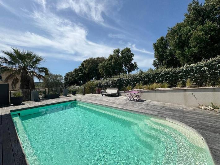 Gîte pour 4 personnes, avec jacuzzi ainsi que jardin et piscine à Vailhauquès - 2