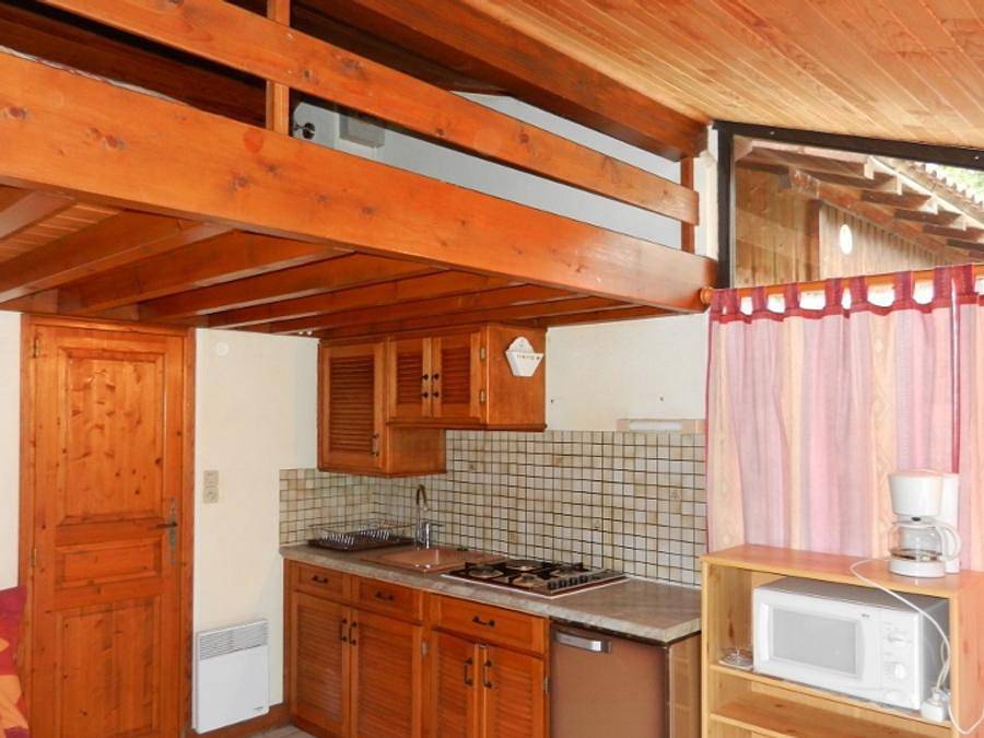 Camping du Colombier - Chalet 8 personen - Chalet Véranda - 1 sl.k. +1 Mez. in Loubeyrat, Regionaal natuurpark van de vulkanen van de Auvergne