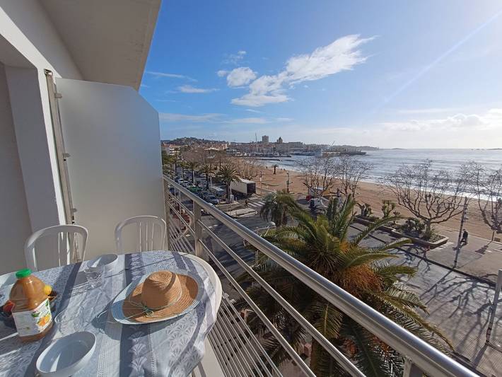 Gîte pour 4 personnes, avec terrasse dans Plage Republique Frejus - 3