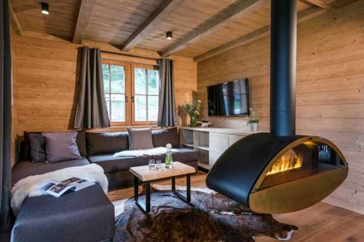 Chalet für 6 Personen, mit Balkon und Pool sowie Garten - 1