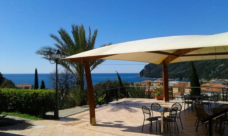 Alloggio in famiglia per 3 persone, con terrazza e giardino nonché panorama, con animali domestici - 1