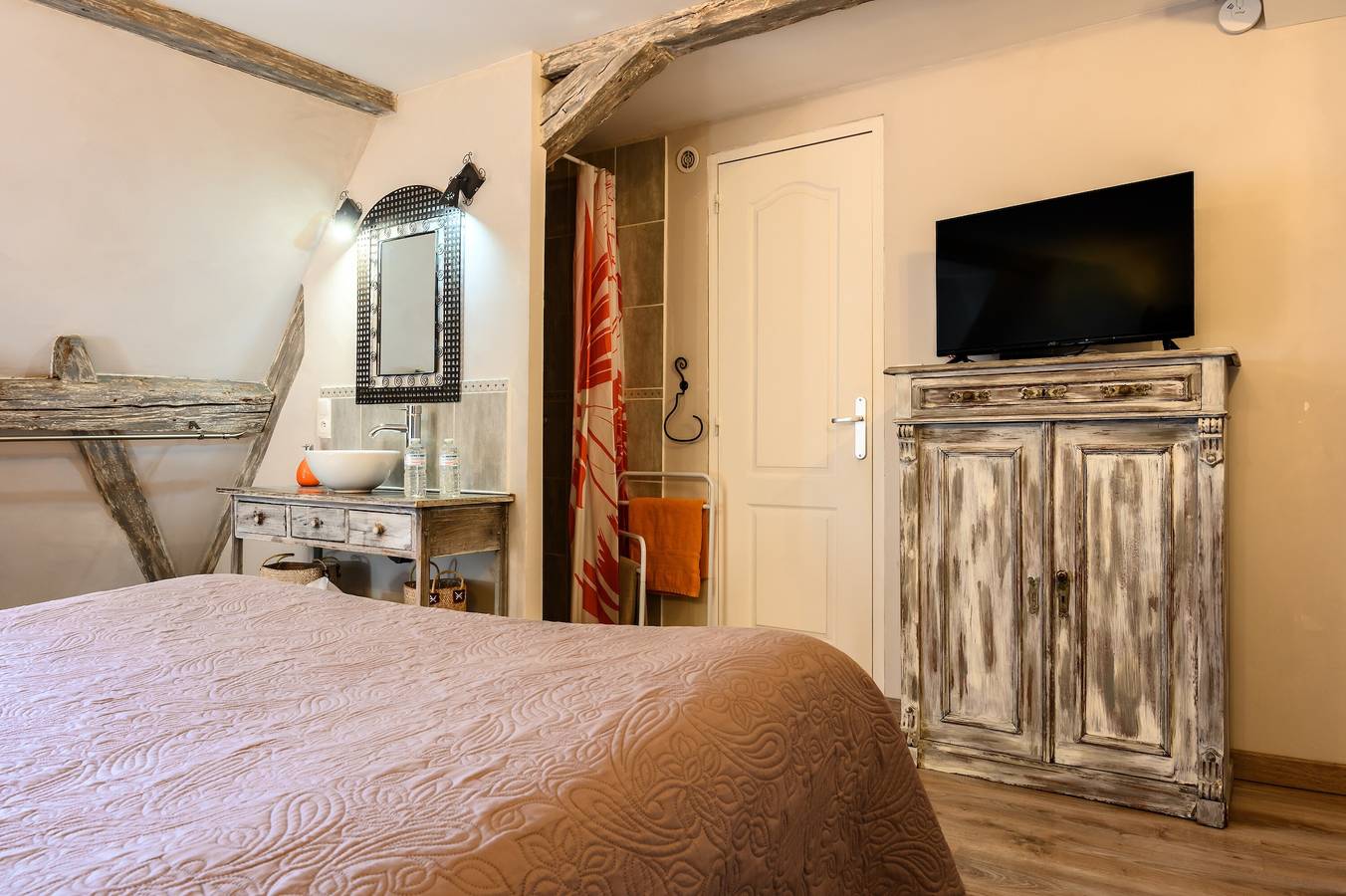 Bed & Breakfast 'Demeure D'antan – Zimmer Esmeralda' mit Gemeinschaftsterrasse, Garten & Wlan in Beblenheim, Rappoltsweiler und Umgebung