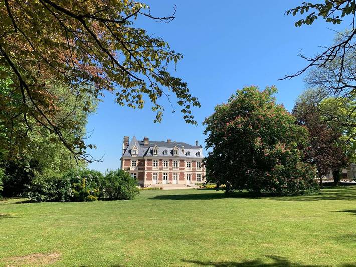 Chambre d’hôte pour 4 personnes, avec jardin ainsi que terrasse et jacuzzi dans l' Aisne