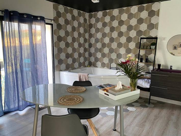 Location de vacances pour 2 personnes, avec jacuzzi et jardin dans Mauges-sur-Loire - 4