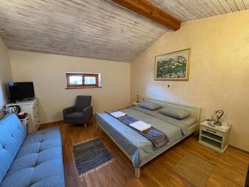 Maison d’hôte pour 2 personnes, avec terrasse ainsi que jardin et vue à Sežana