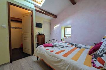 Chambre d’hôte pour 2 personnes, avec piscine et jardin à Mostuéjouls