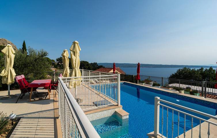 Ferienhaus für 4 Personen, mit Terrasse und Garten sowie Pool - 1