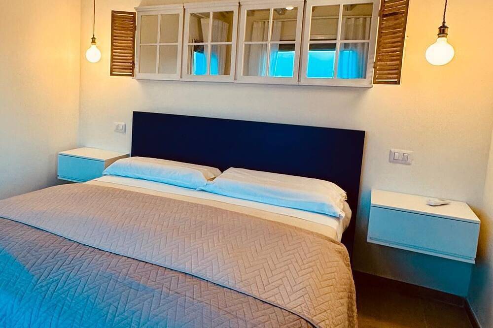 Ganze Wohnung, \"la dolce vita\" sea view Baja Sardinia a few steps from the beach in Baja Sardinia, Arzachena