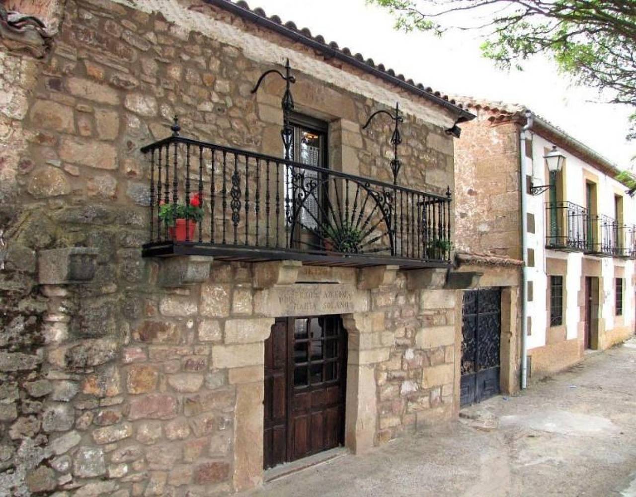 Habitación Doble con vistas a la montaña, terraza compartida y Wi-Fi in Almajano, Provincia de Soria