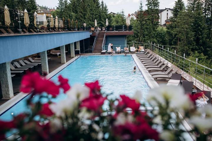 Hôtel pour 3 personnes, avec Balcon et Jacuzzi ainsi que Terrasse et Piscine
