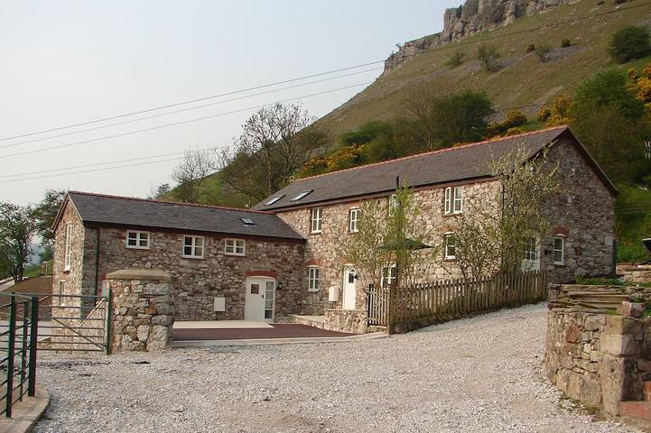 Vacation rental for 4 people, with terrace and yard as well as hot tub, with pets in North-Wales