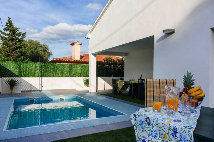 Chalet für 5 Personen, mit Pool und Garten in Can Picafort - 3