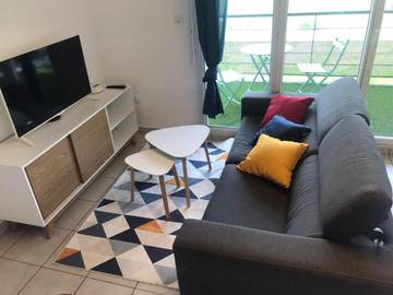 Gîte pour 4 personnes, avec balcon et piscine à Nangy