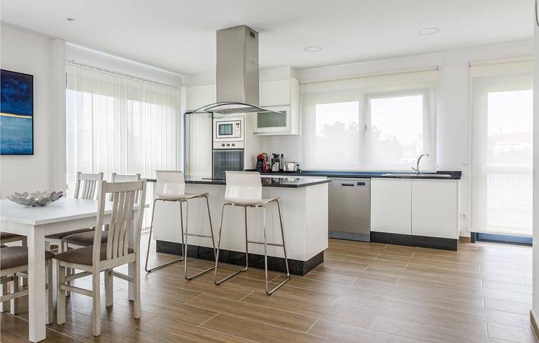 Apartment mit Meerblick | 110qm | Pool & Garten | 2km Strand in Noia, Rías Baixas