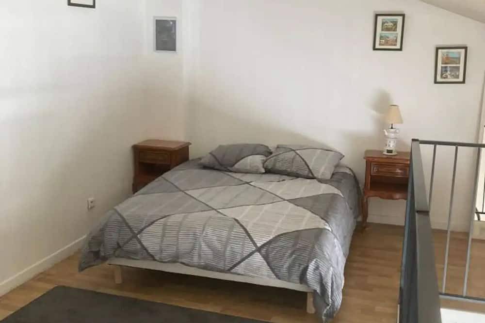 Appartement entier, Duplex soleil, cour extérieure, calme, ensoleillé in Pantin, Seine-Saint-Denis