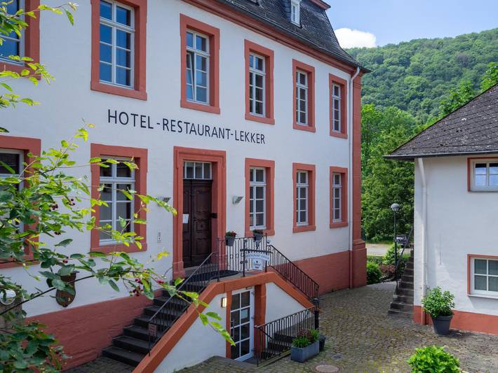 Hotel für 2 Personen, mit Terrasse und Garten in Neumagen-Dhron
