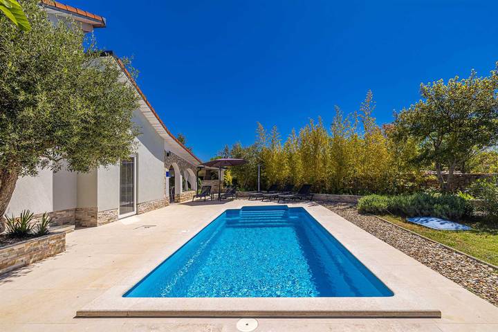 Ferienwohnung für 6 Personen, mit Pool und Garten, kinderfreundlich in Pinezici - 4