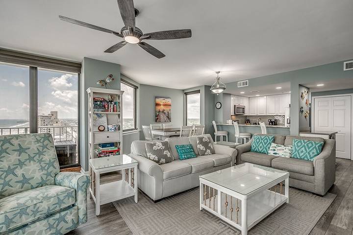 Vacation rental for 8 people, with balcony and hot tub as well as pool in Garden City (SC)