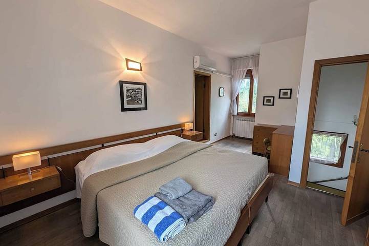 Geräumige Familienvilla in Barga mit weitläufiger Terrasse, atemberaubender Aussicht und kostenloses Wifi in Barga, Parco Regionale delle Alpi Apuane